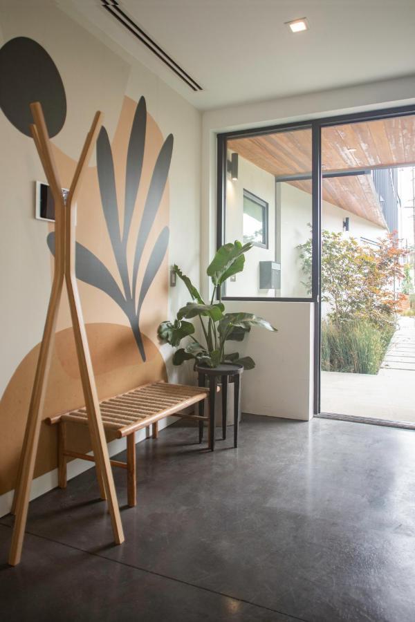 Хостел Haven Coliving Лос-Анджелес Экстерьер фото